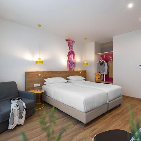 Готель Ibis Styles Athens Routes Екстер'єр фото