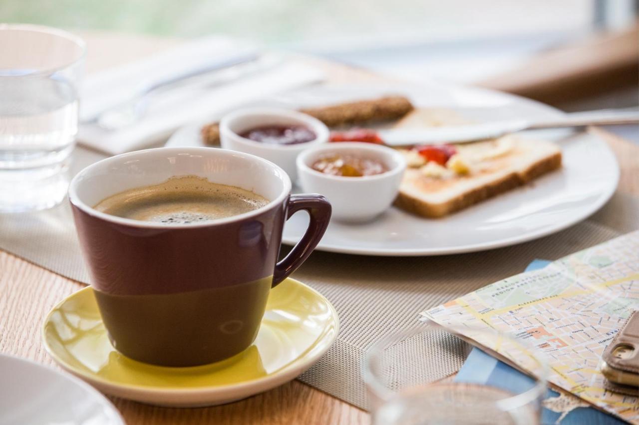 Готель Ibis Styles Athens Routes Екстер'єр фото