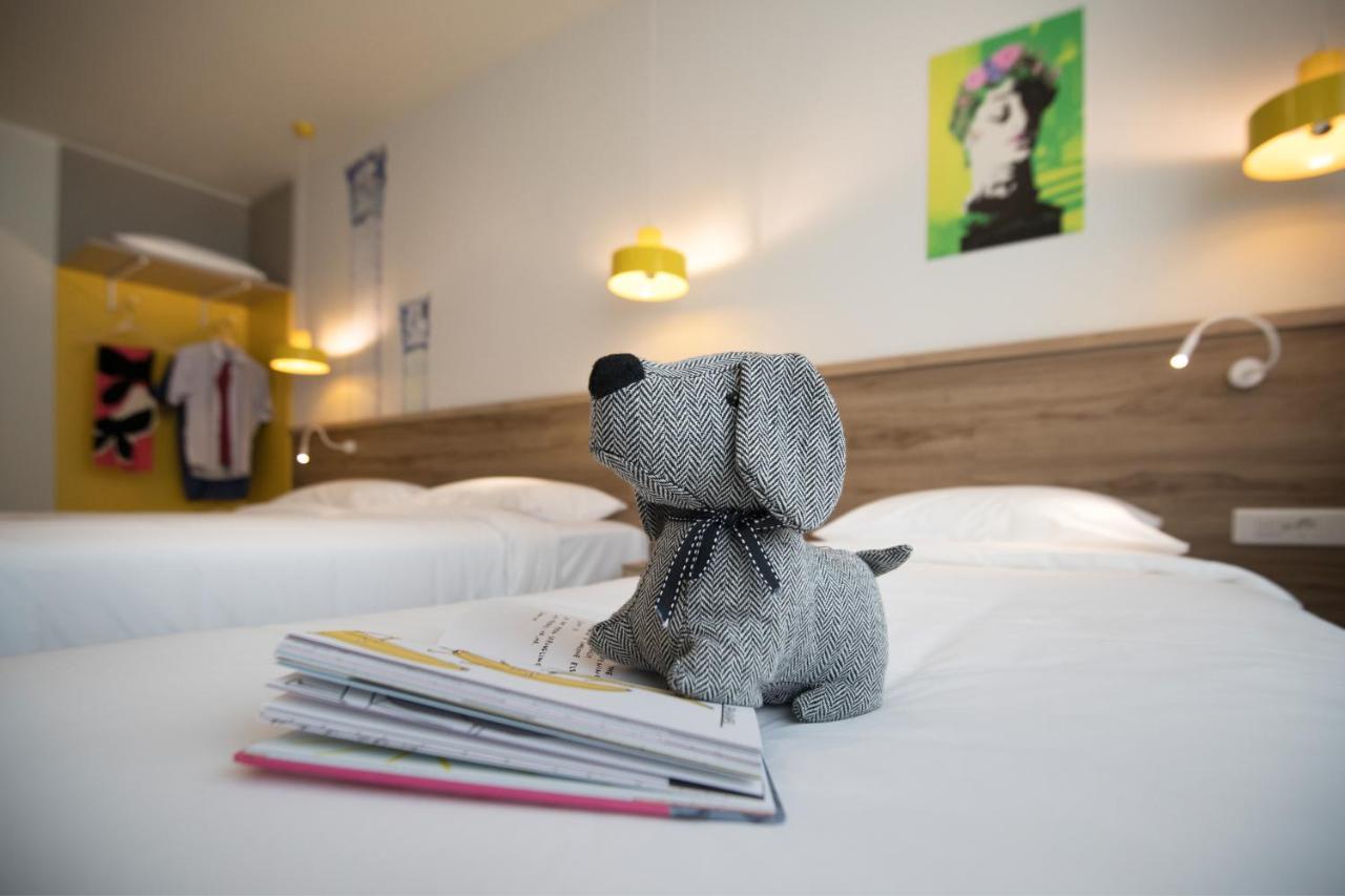 Готель Ibis Styles Athens Routes Екстер'єр фото