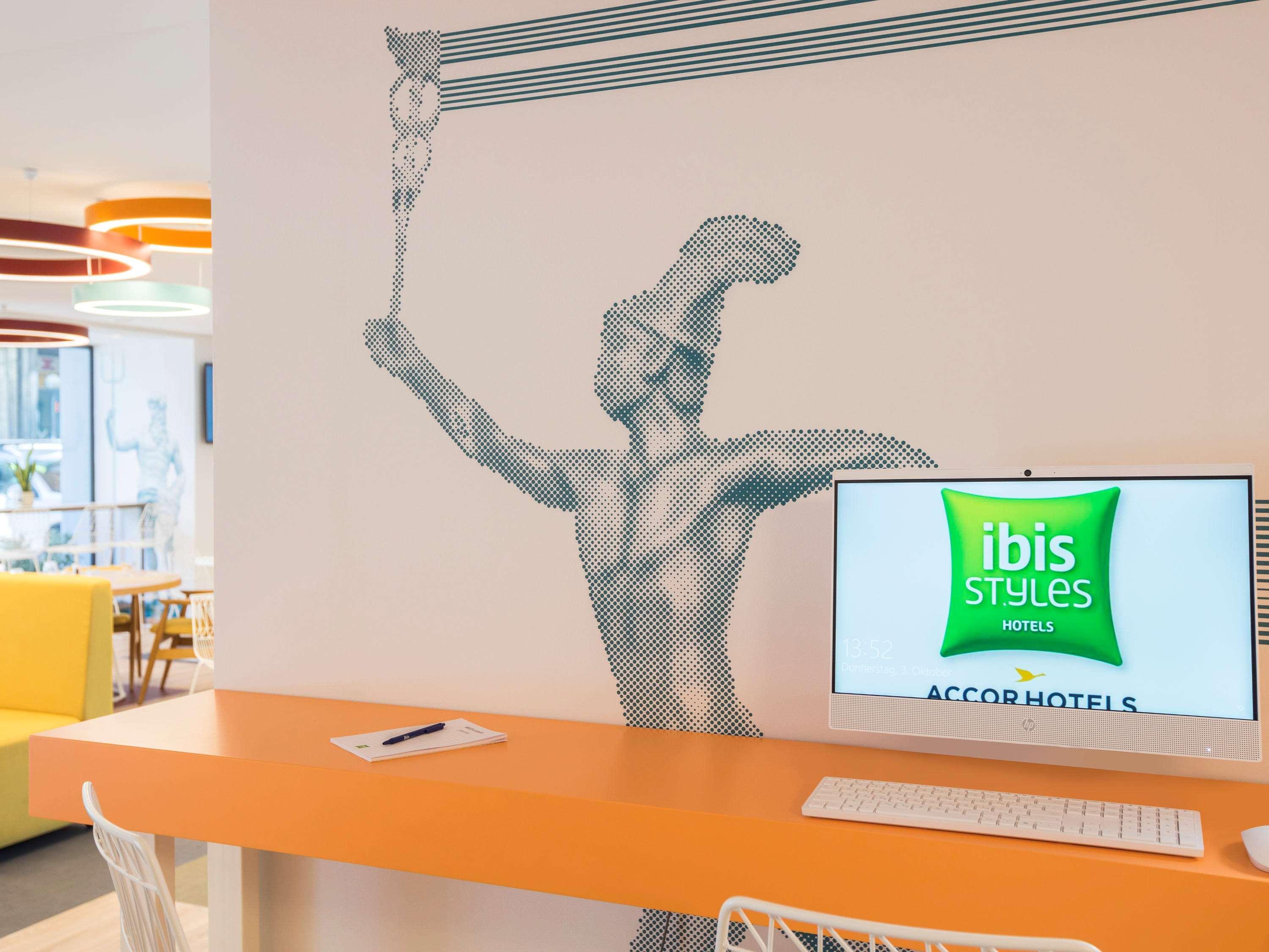 Готель Ibis Styles Athens Routes Екстер'єр фото