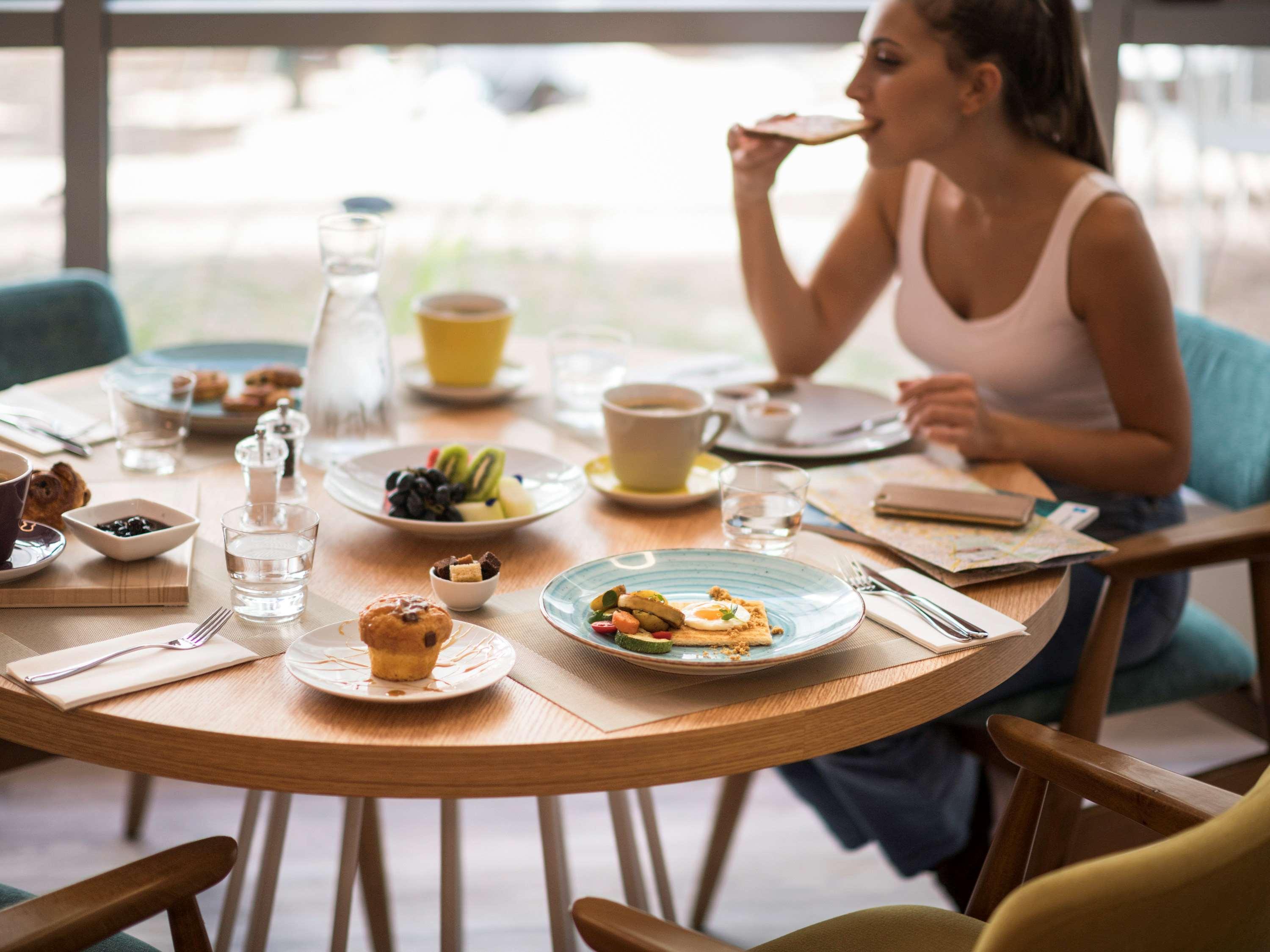 Готель Ibis Styles Athens Routes Екстер'єр фото