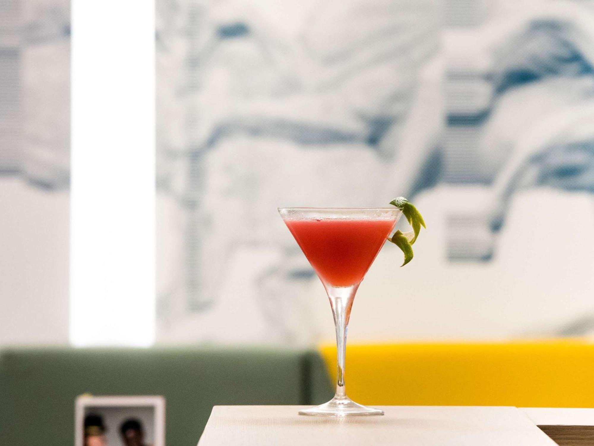 Готель Ibis Styles Athens Routes Екстер'єр фото